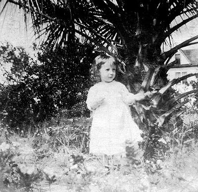 Photo of Dorothy Louise Caris, about 1920 in Fort Pierce, Florida
