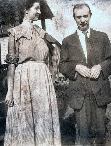 Photo of Francis Coddington Caris and John Francis Caris about 1913 in Jackson, Tennessee