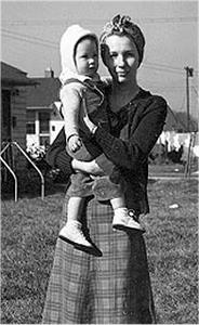Picture of Sandra Lee Willis, age 15 months, with Dorothy C. Willis Aberdeen, Maryland October 1942