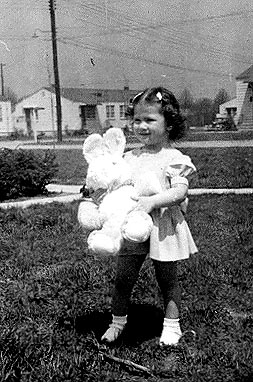 Picture of Sandra Lee Willis, age 21 months, Aberdeen, Maryland Easter, April 1943