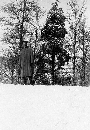 Picture of L. Roy Willis, winter at the State TB Sanitorium, Maryland
